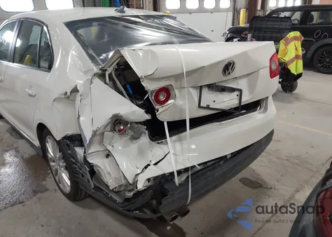 2007 Volkswagen Jetta Gli from USA, damaged, VIN 3VWWJ71K47M031885